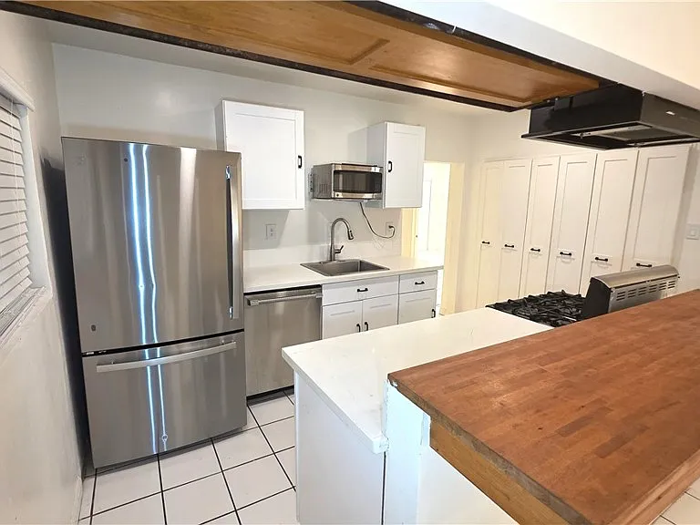2820 7th Ave #2820 — Photo 3