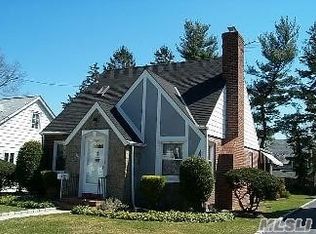 165 Canterbury Rd, Williston Park, NY 11596