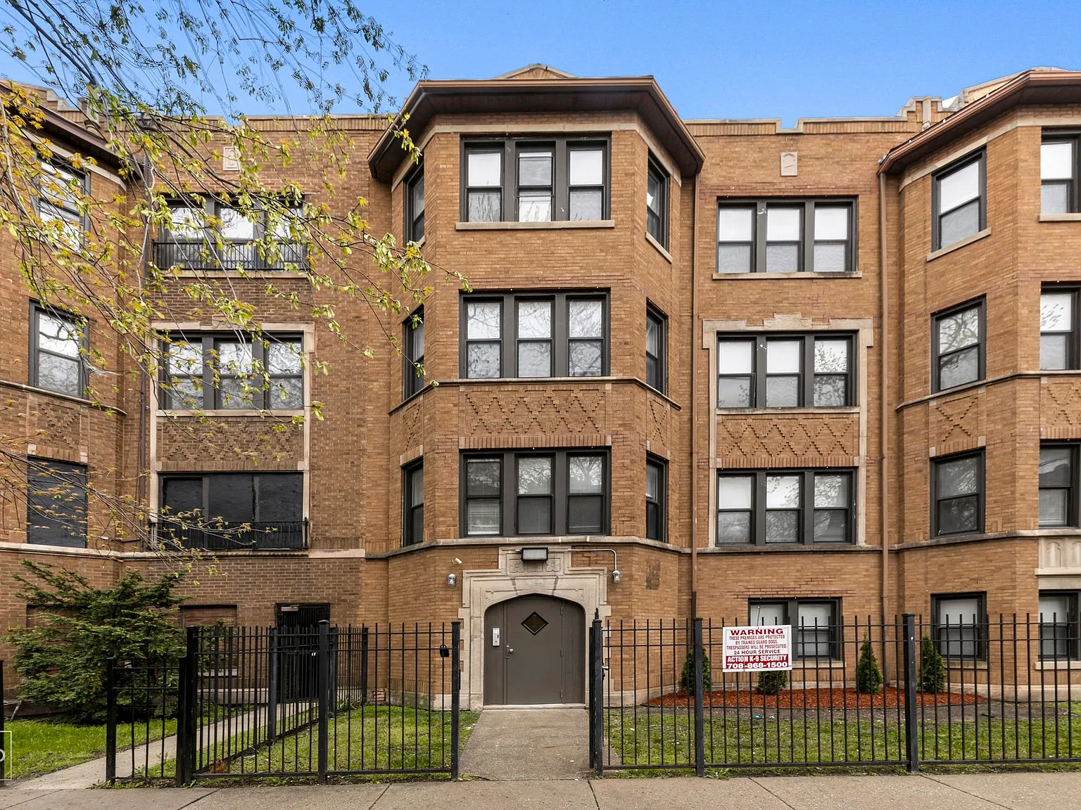 7657 S East End Ave — Photo 1
