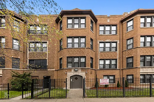 7655-7657 S East End 1704-1710 E 77th St Chicago, IL 60649 Photo 1