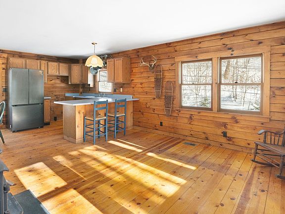 4th image of 2378 Deer Park Road