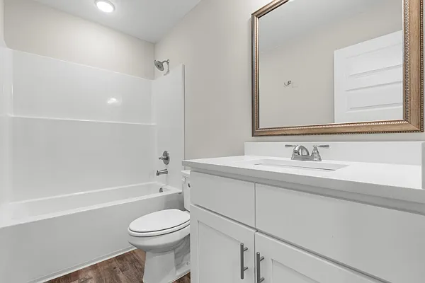 Latitude 32 — Photo 12