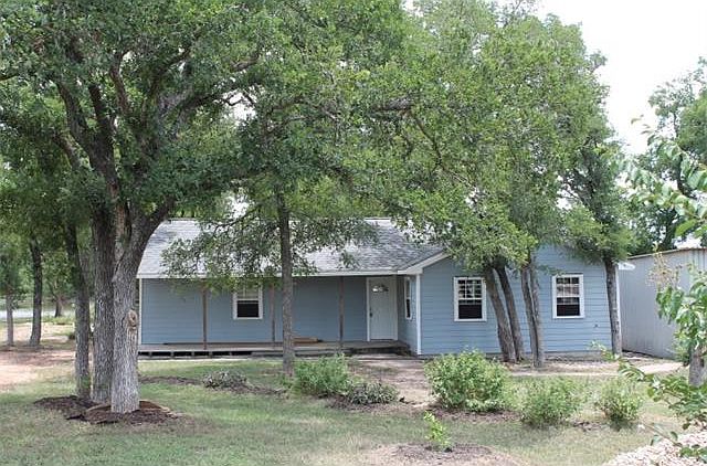 1st image of 202 Lakeview Dr