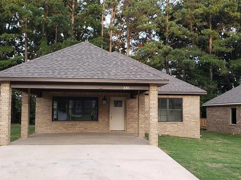 336 Wolf Den Dr — Photo 1