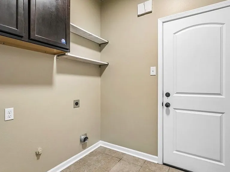 605 Whip St — Photo 13