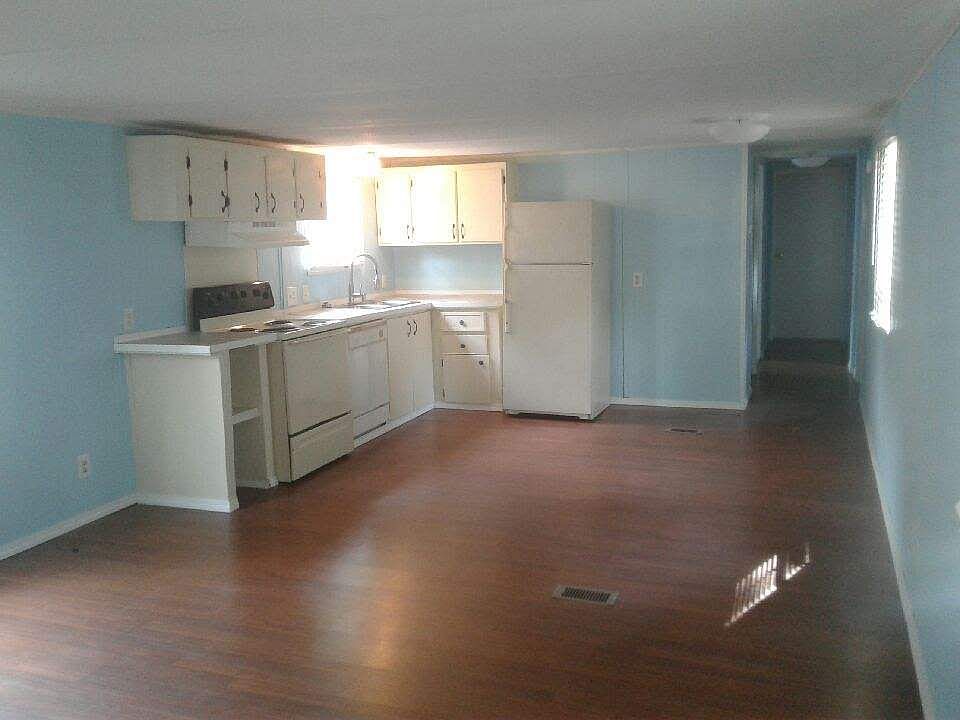 2nd image of 4901 Sunset Blvd Lot 350
