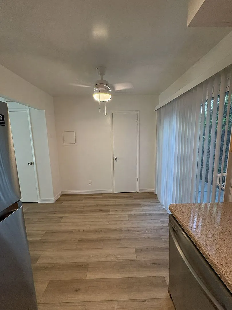 Entrada Townhomes Apartments — Photo 4