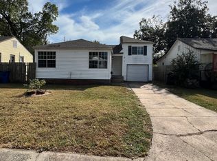 208 E Ercoupe Dr, Midwest City, OK 73110