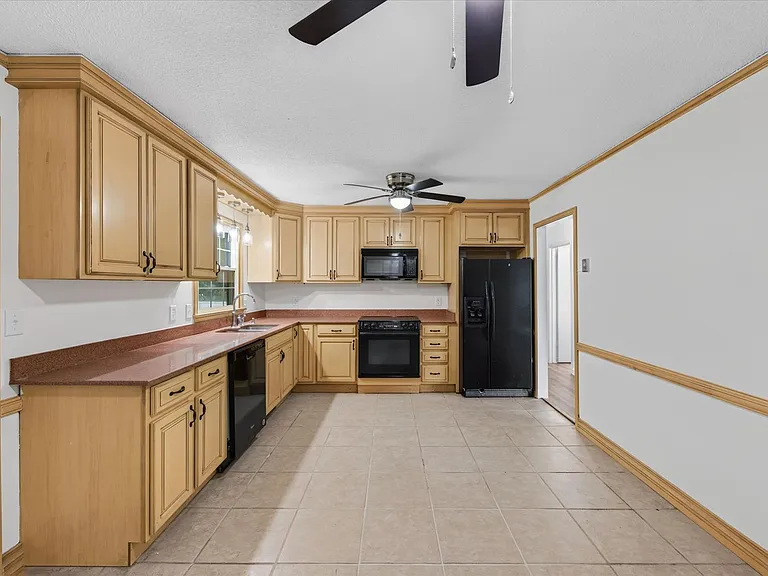 607 Granger Ln — Photo 14