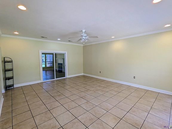 5th image of 1911 W Carriage House Dr