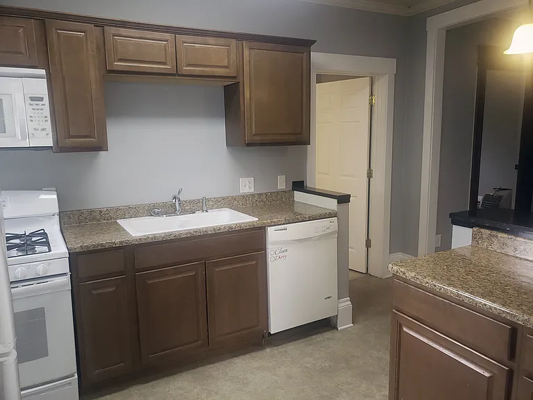 1418 Arlington Ave #2 — Photo 2