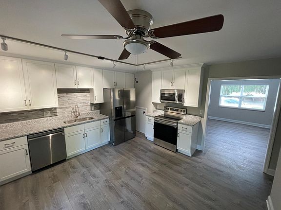 5th image of 10412 Lovell Center Dr #4