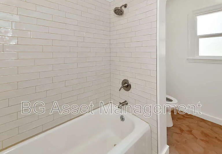 2801 Sabral Cir — Photo 10