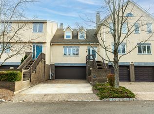 23 Exeter Ct, Princeton, NJ 08540