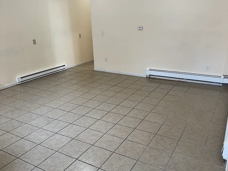 302 E Hamilton St #1 — Photo 1