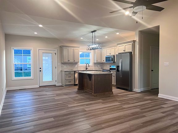 3rd image of 2977 Laredo Ct