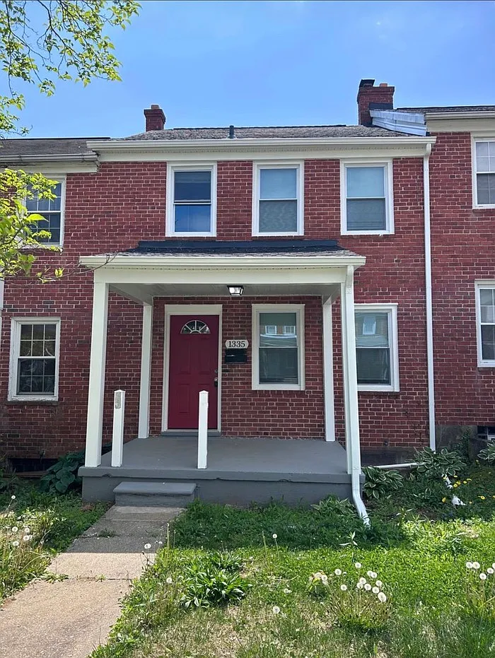 4 bed, 2.0 bath, $2,800 — Photo 2