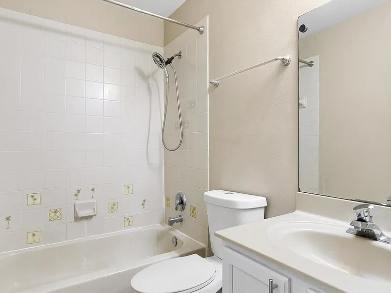 1533 Rialto Dr — Photo 22