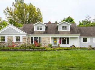 24712 Wimbledon Rd, Beachwood, OH 44122