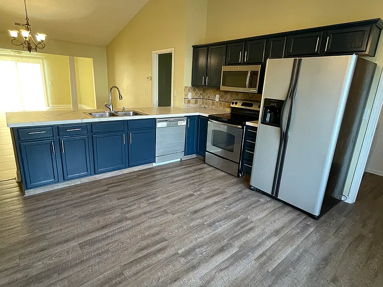136 Centennial Cir — Photo 18