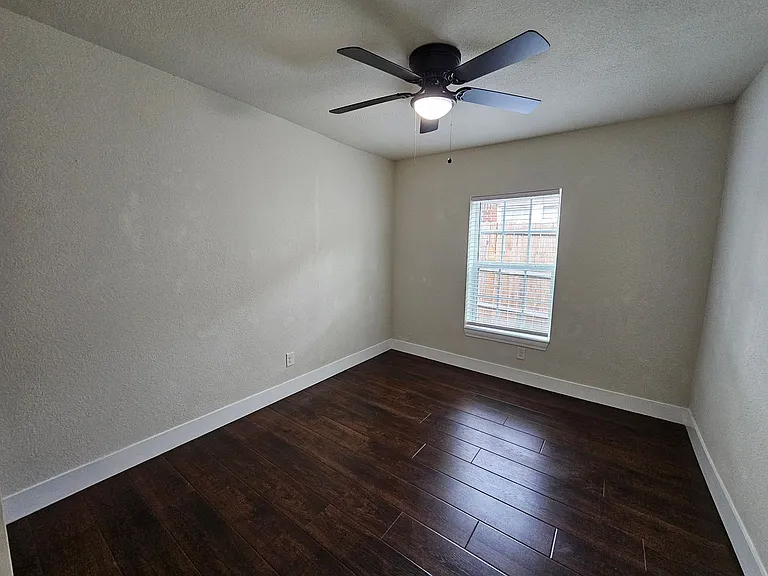 213 N Hampton Rd — Photo 15