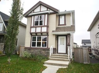 5927 3rd Ave SW, Edmonton, AB T6X0E5