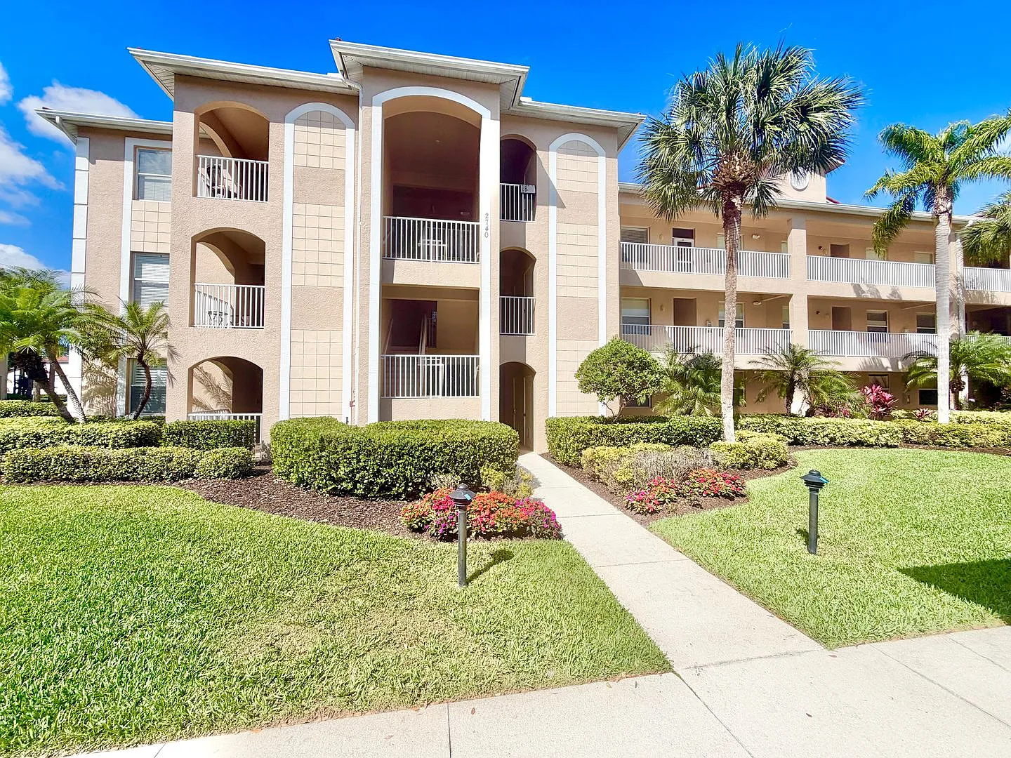 ** Cypress Trace ** 2 Bed / 2 Bath - Condo - Golf & Club Transfer! - North Naples - Seasonal Rental — Photo 1