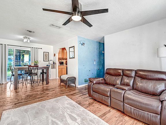 4th image of 1765 Augustine Dr