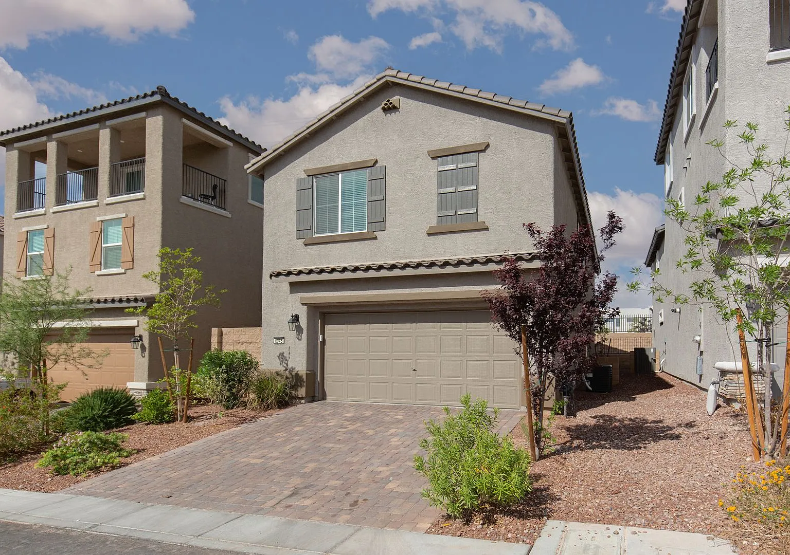Newer home in gated Skye Canyon community — Photo 2
