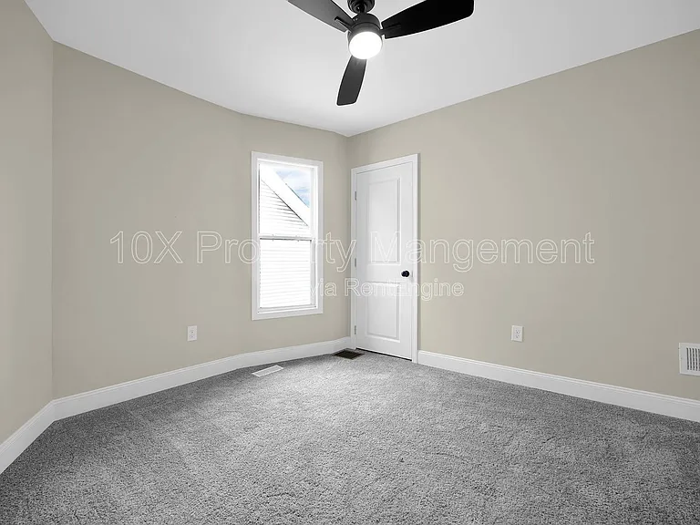 555 Kimball Pl — Photo 32