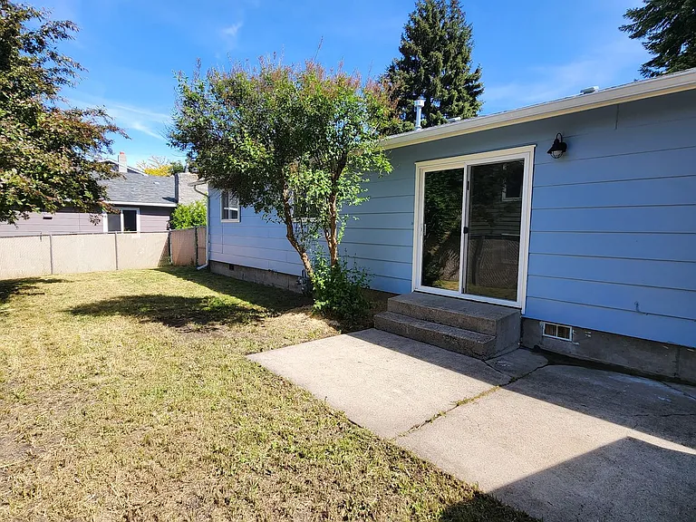 407 G Ave — Photo 17