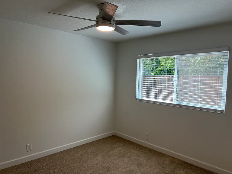 268 Christine Dr — Photo 15
