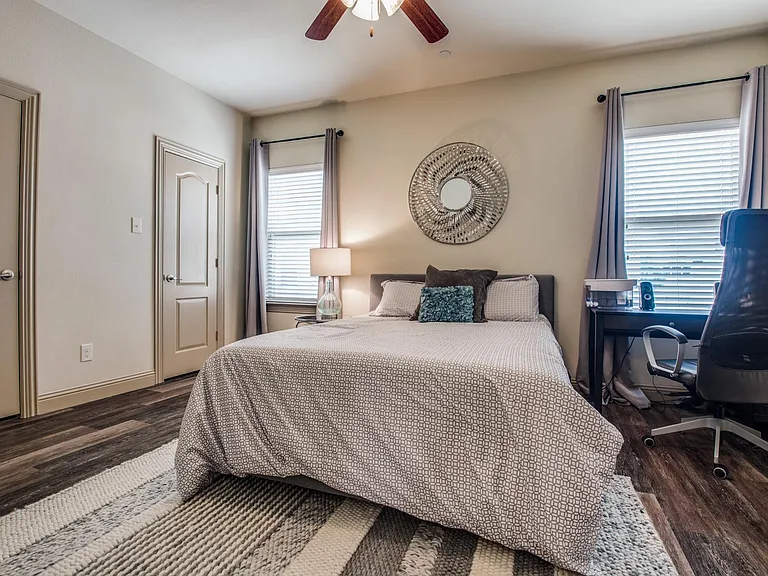 5705 Headquarters Dr — Photo 20