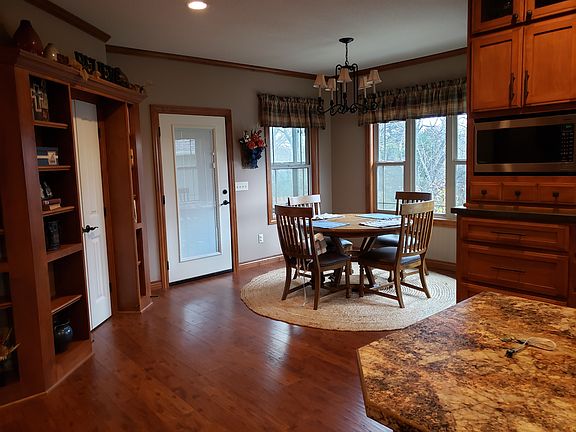 4th image of 1008 Koester Ct