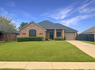 615 Jordan Ln, Waxahachie, TX