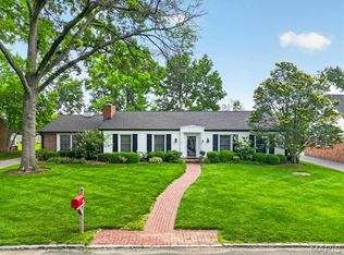 26 Narragansett Dr, Saint Louis, MO 63124