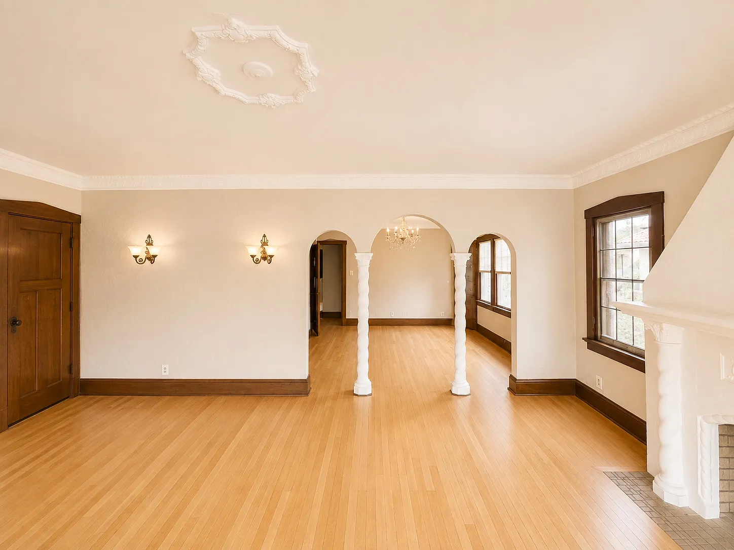 3 bed, 1405 sqft, $2,195 — Photo 1