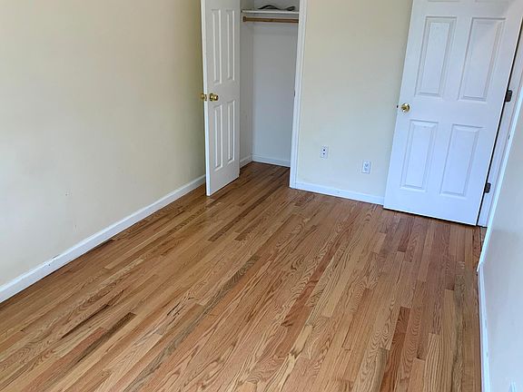 5th image of 2831 Randall Ave #2
