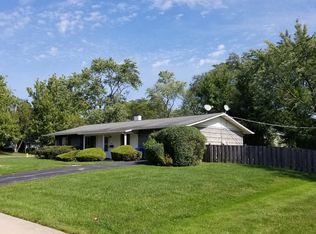 523 Hazelwood Ln, Glenview, IL