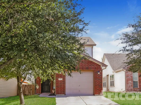 851 Village Point Ln, Fort Worth, TX 76108