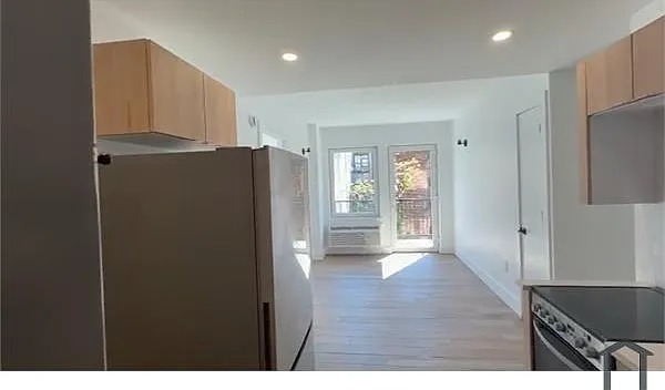 354 E 194th St #4B — Photo 2