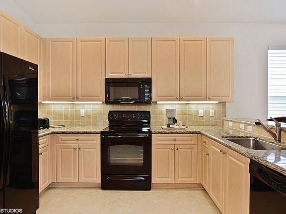 5th image of 7023 Great Falls Cir