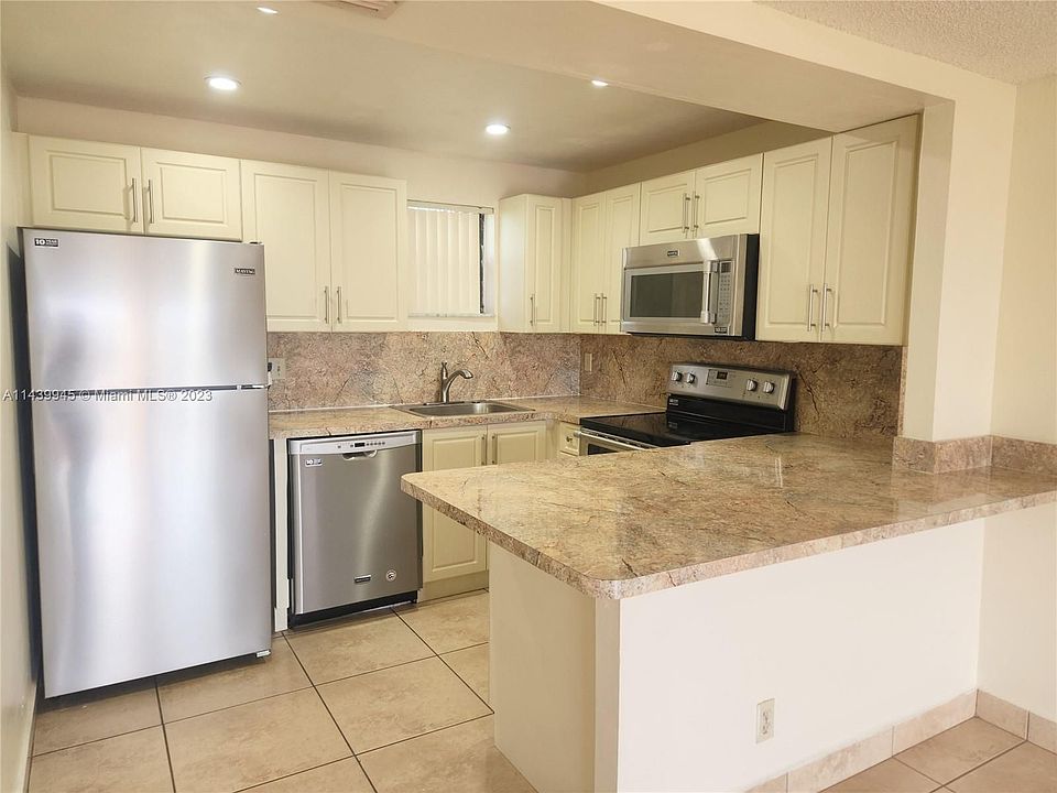 1st image of 8290 Lake Dr APT 541
