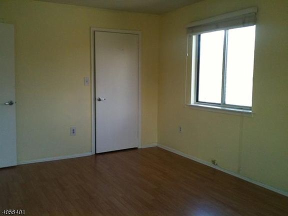 5th image of 80 Eton Way #78