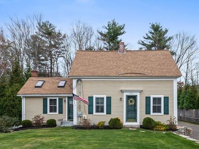 208 Wood St, Hopkinton, MA, 01748