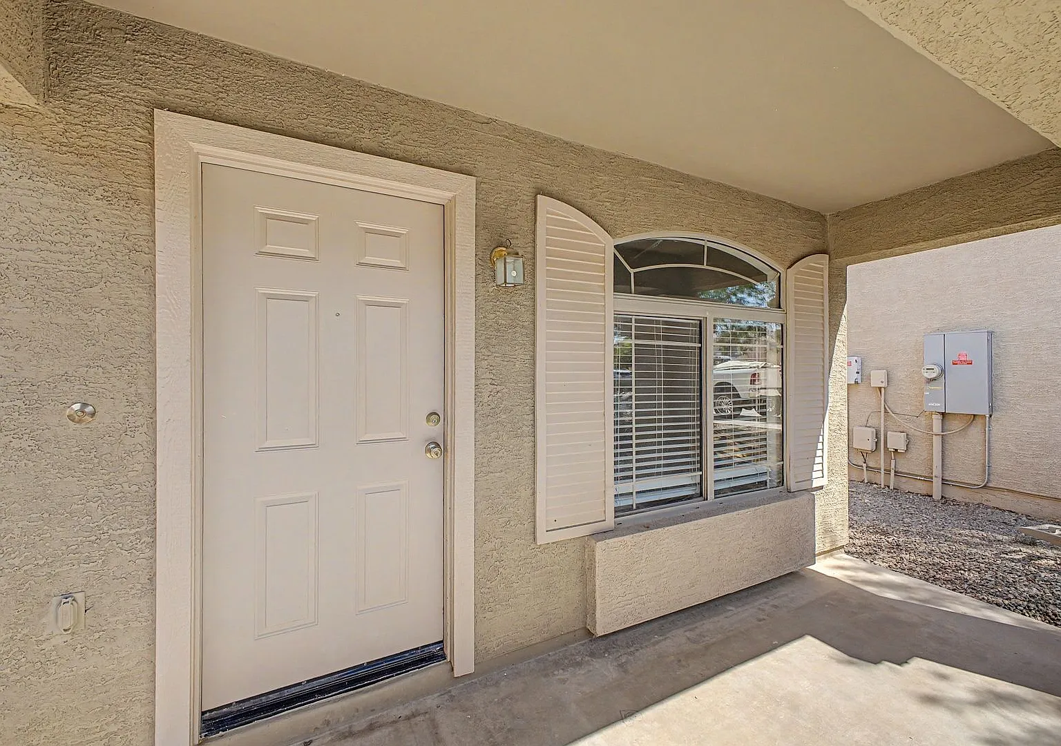 Remodeled 4 Bedroom El Mirage Home for Rent! — Photo 4
