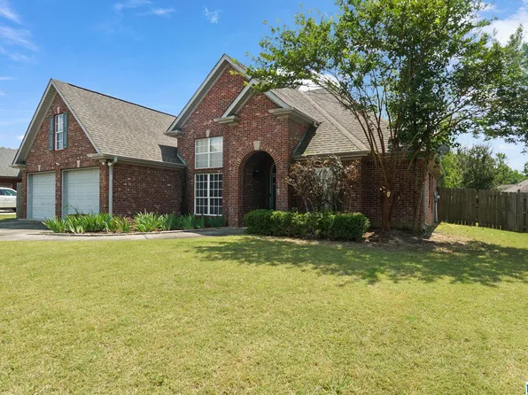 151 Churchill Dr, Maylene, AL 35114