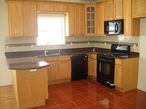 2nd image of 6 Holmes Ave #2