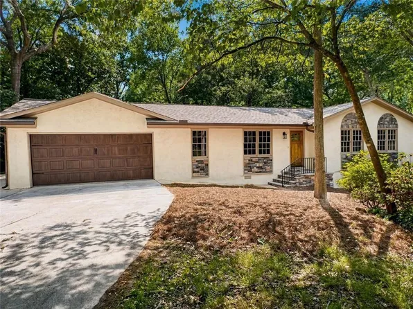 2304 Rolling Acres Ct SW, Conyers, GA 30094