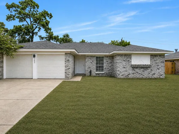 1600 Broken Arrow St, Baytown, TX 77521